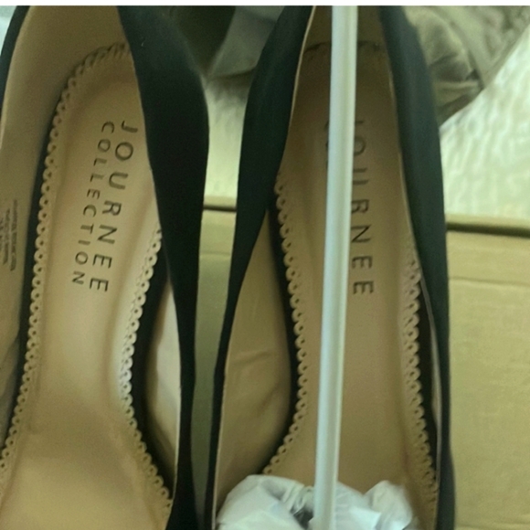 Journee Collection Shoes Womens size 6.5 black - Picture 3 of 5